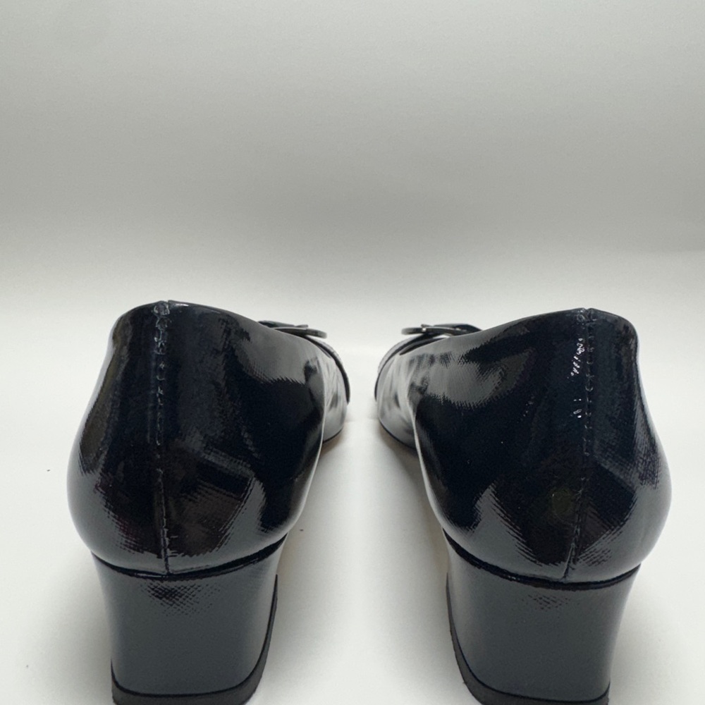 Vaneli Deep Blue Buckle Mid Heel Pumps Size 7.5SS - Picture 6 of 13